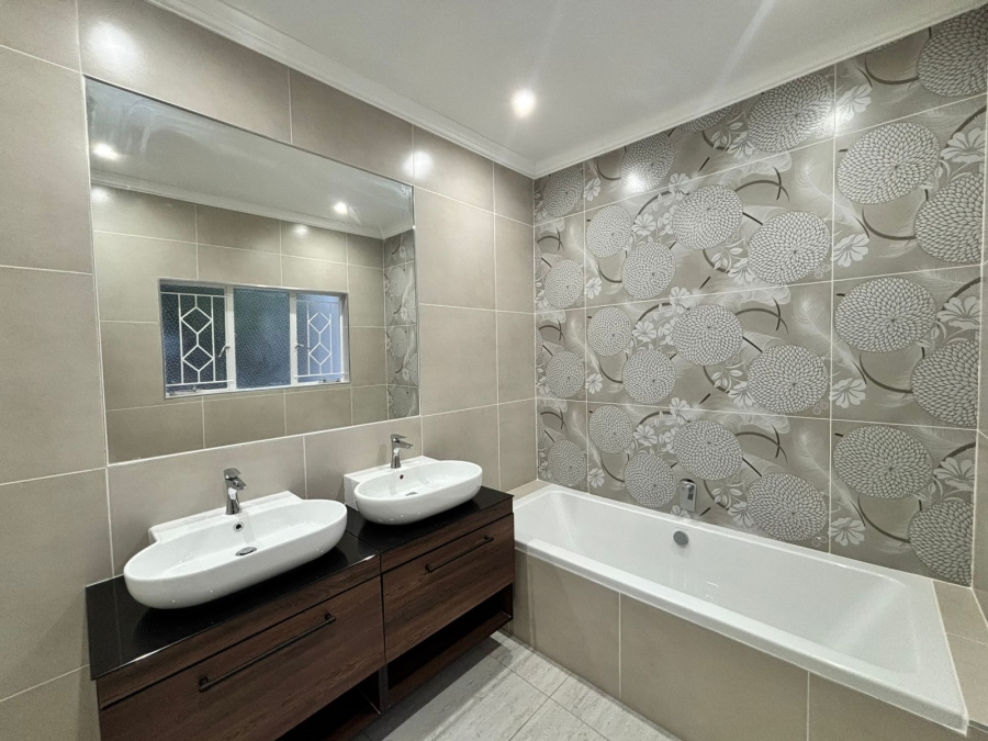 3 Bedroom Property for Sale in Baillie Park North West